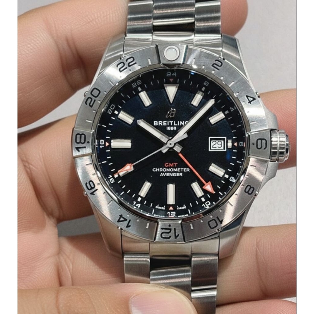 Breitling Avenger A32320101B1A1 Automatic GMT 44