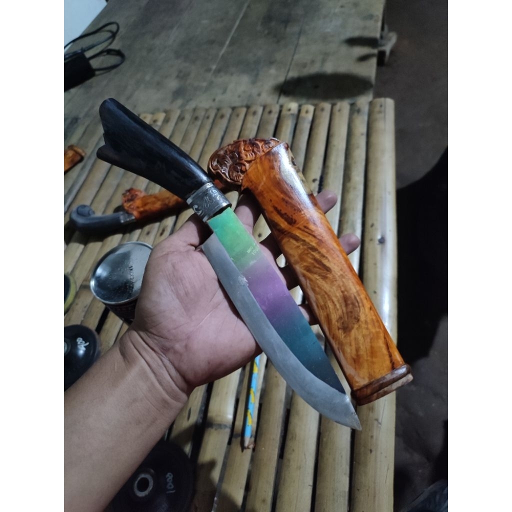 pisau D2 pelangi