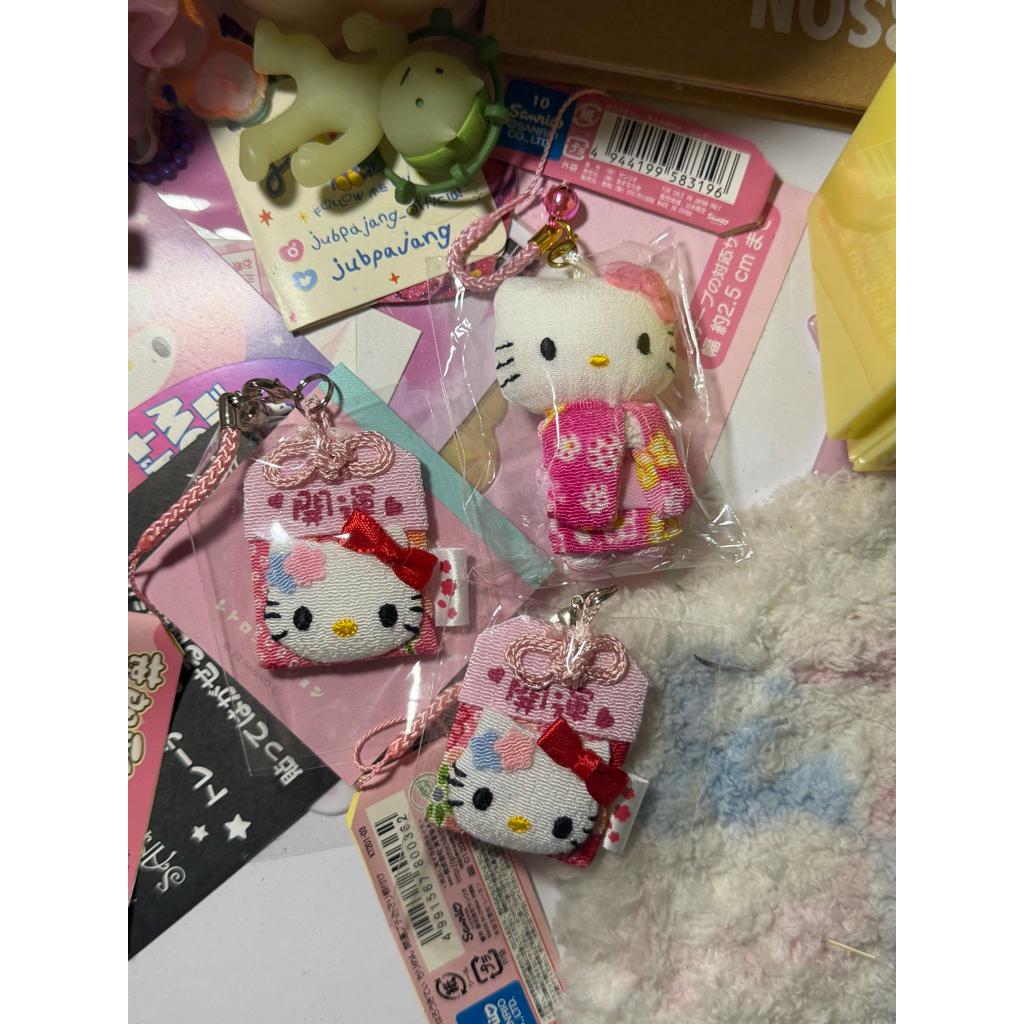 hello kitty gotochi phone lucky charm