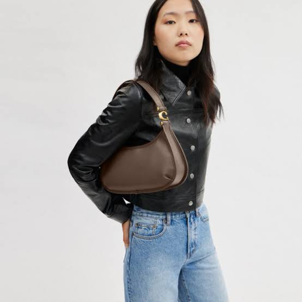 pre coach eve warna darkstone