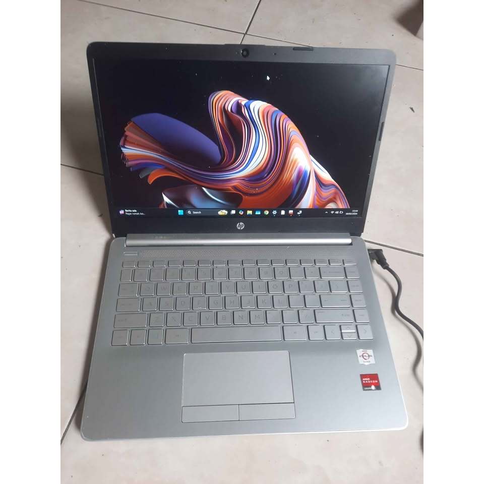 HP Laptop 14s dk1507au Athlon 3050u 8GB 256GB Vega 2GB 14FHD