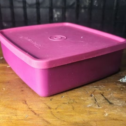 LSA magenta tupperware prelove