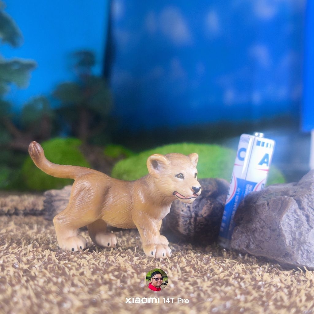 Schleich Lion cub figure
