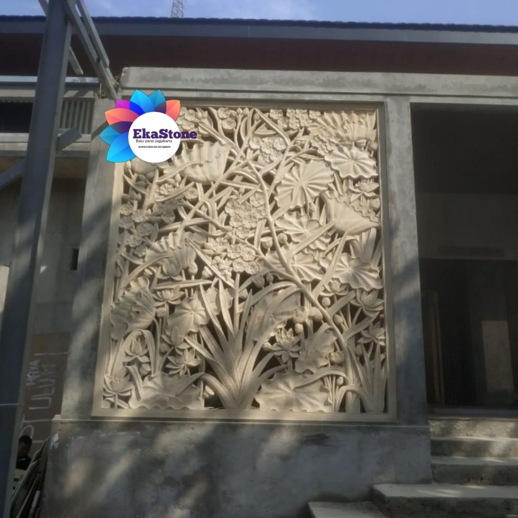 batu ukir loster dinding ukiran dua muka ,motif  daun teratai /tumbuhan