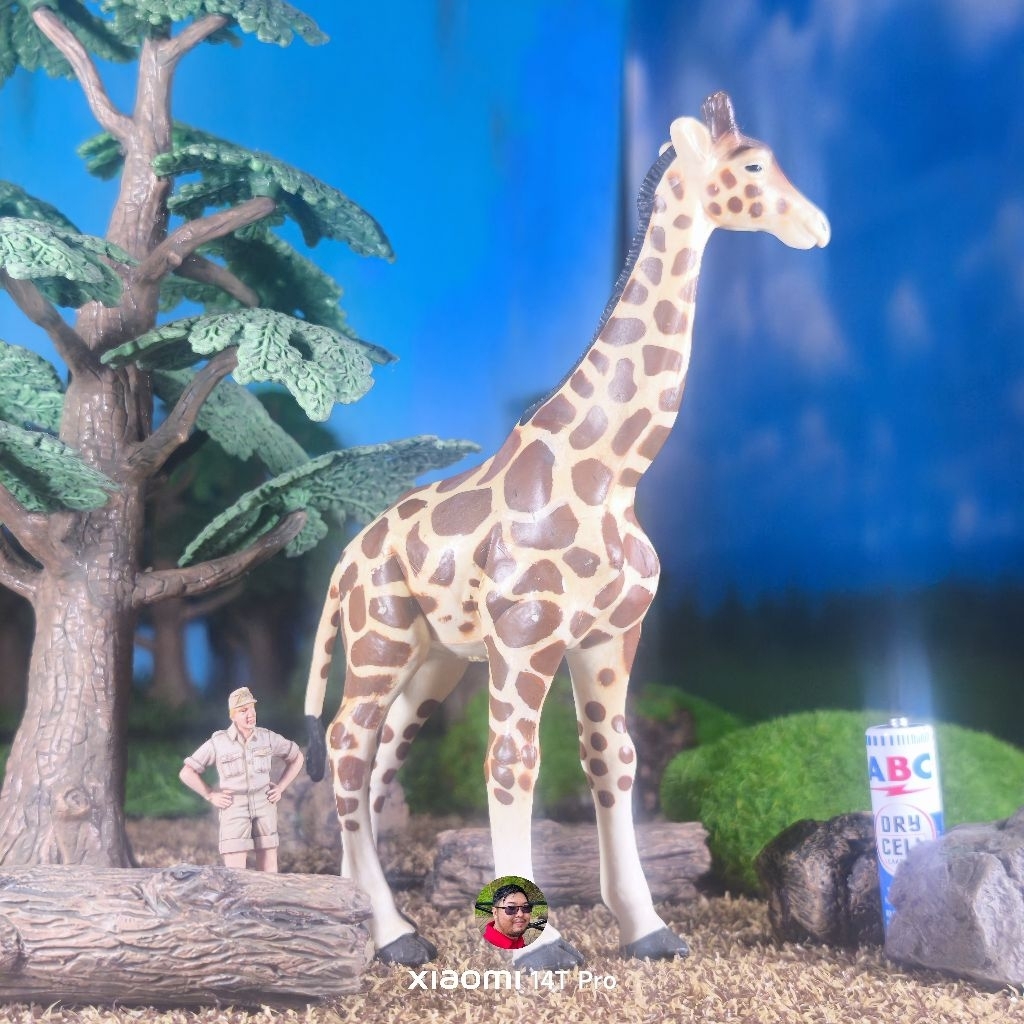 Safari Ltd 1996 Giraffe figure