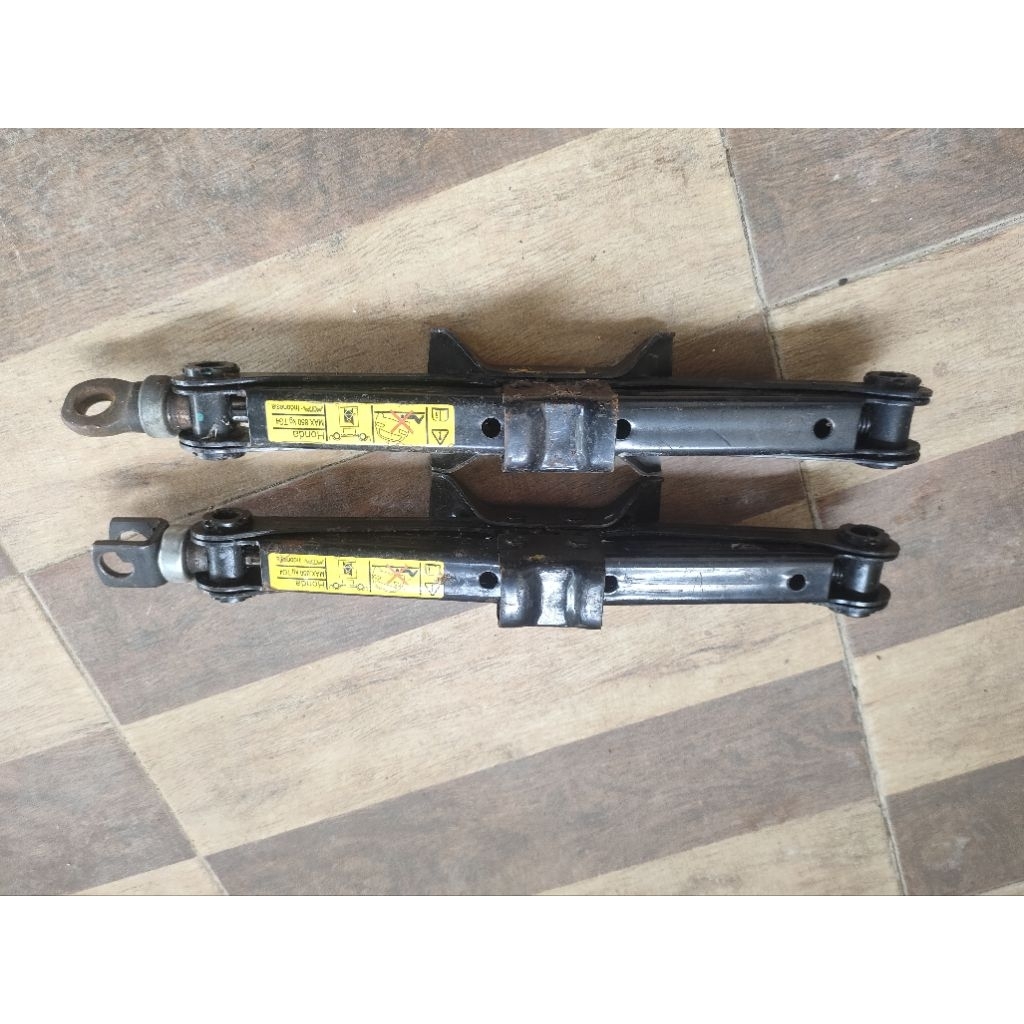 dongkrak mobil brio,avanza,calya,agya ori copotan