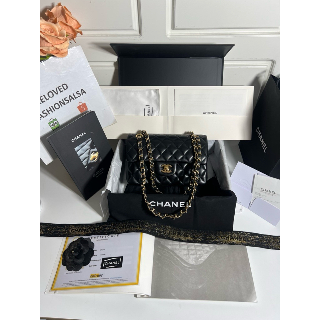 Prel*ved Classic Small Lambskin black Lambskin GHW Double Flap Bag authentic