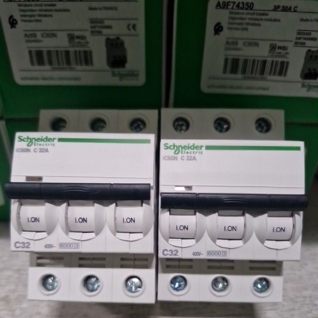 MCB SCHNEIDER IC60N 3P-32A