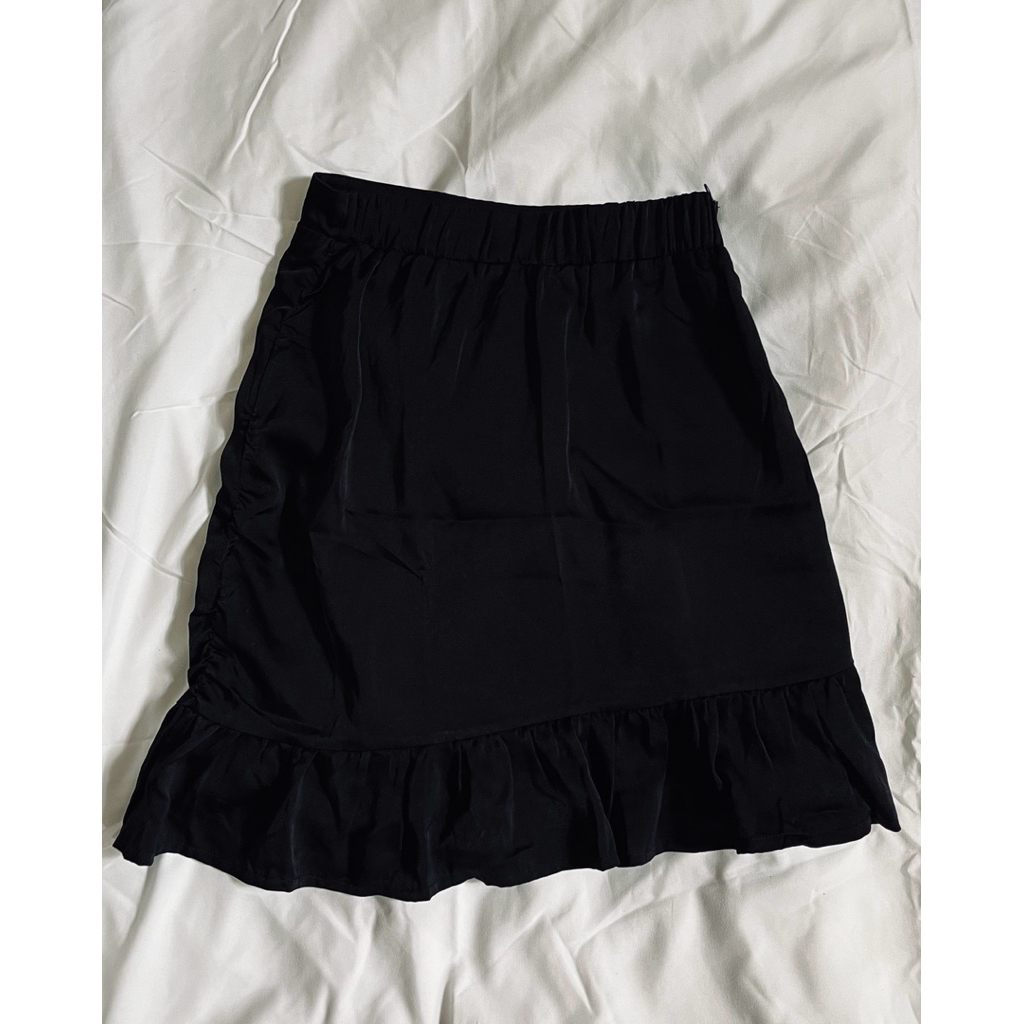 Rok Hitam Mini Polos Model Serut