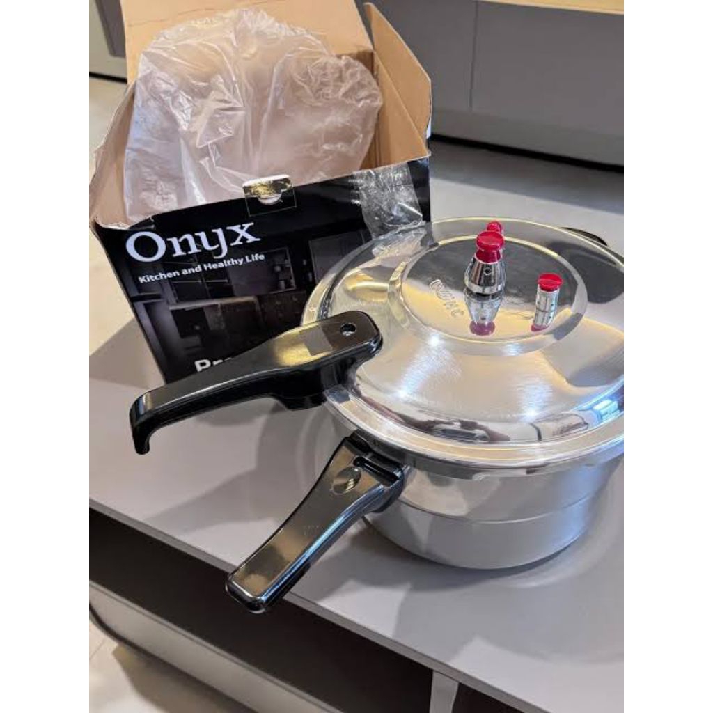 pressure cooker onyx