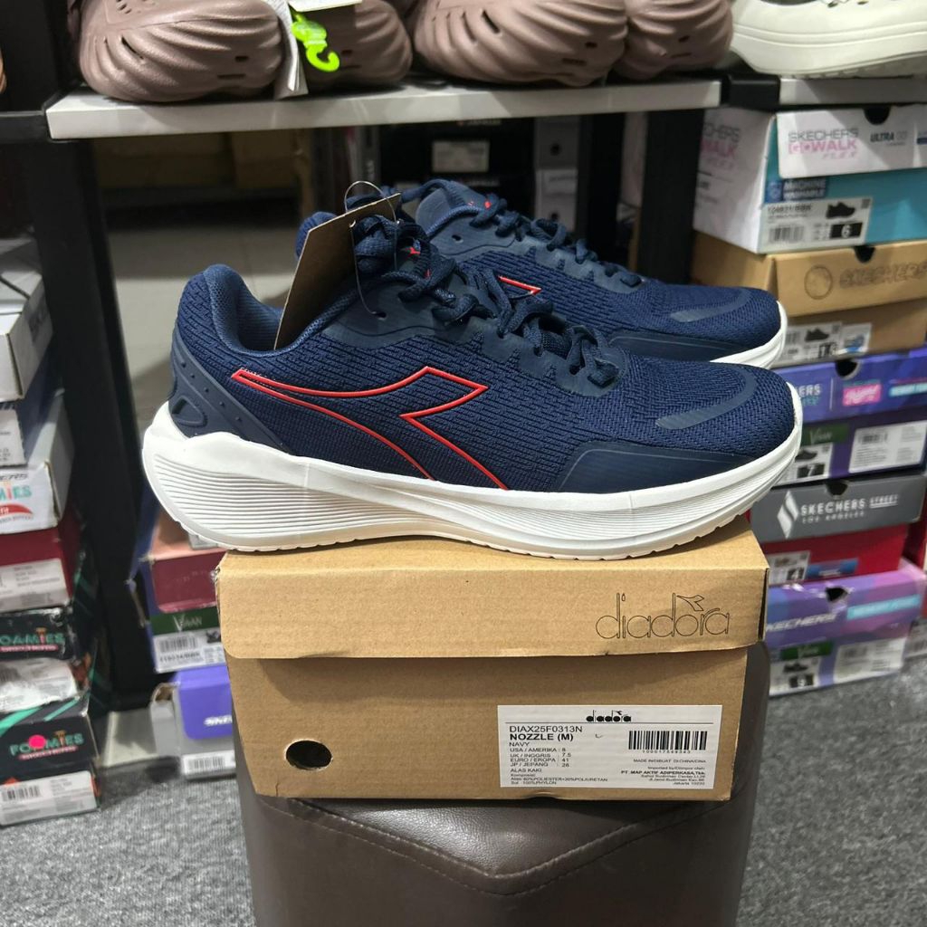 SEPATU LARI PRIA DIADORA NOZZLE NAVY