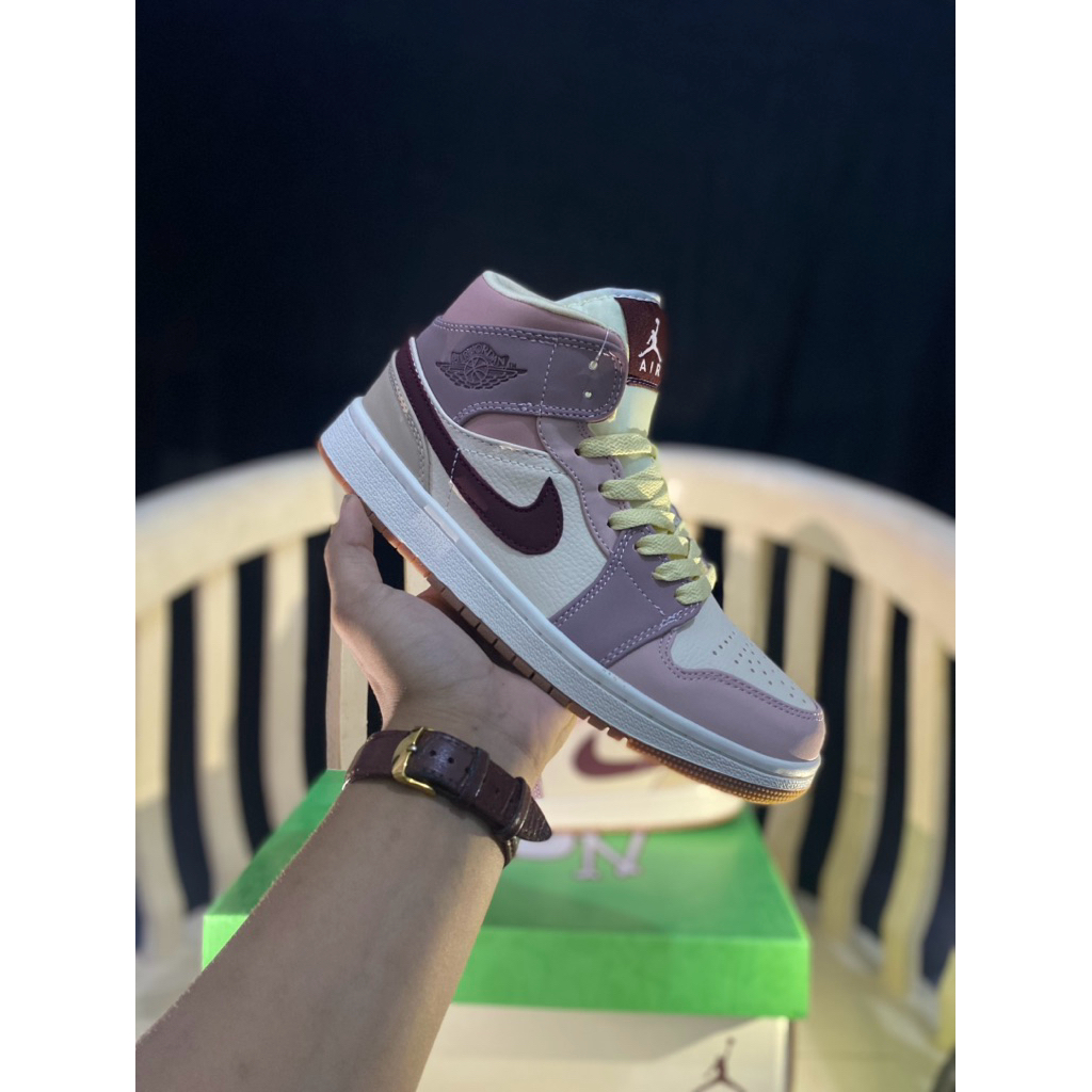 Sepatu sneakers wanita jordan hig pony