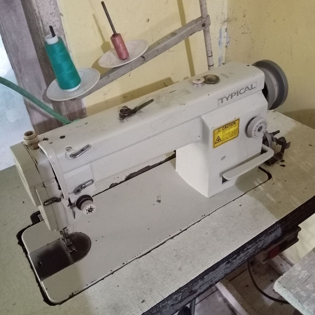 Mesin Jahit Typical Second