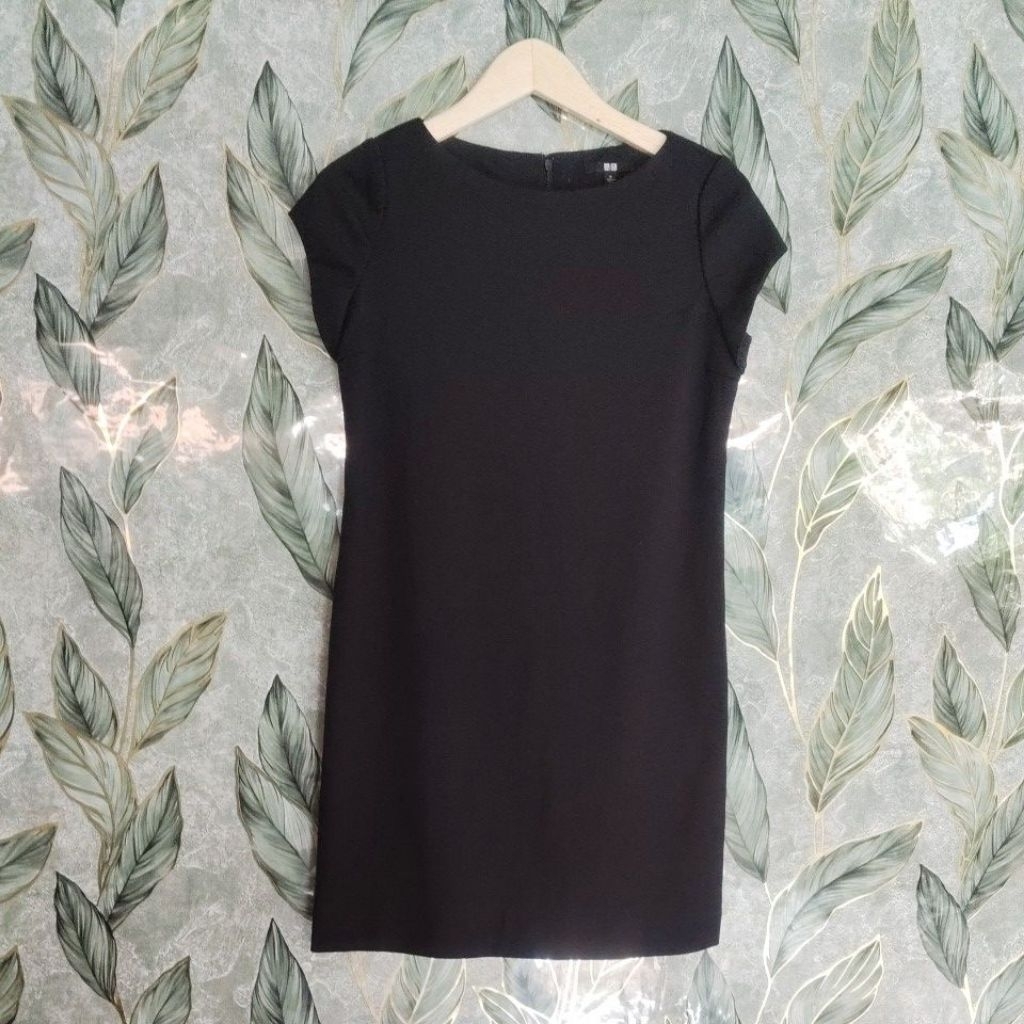 Dress hitam Uniqlo LD 90cm