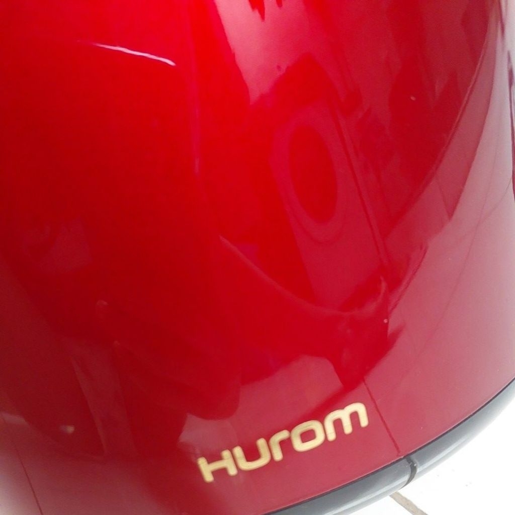 Slow Juicer Hurom preloved masih lengkap dan berfungsi dengan baik