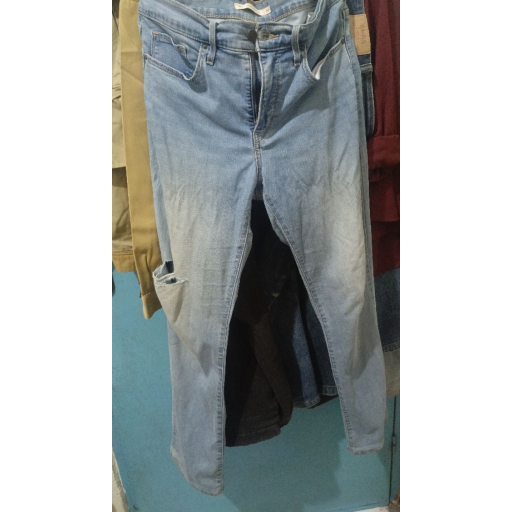 celana panjang levi's