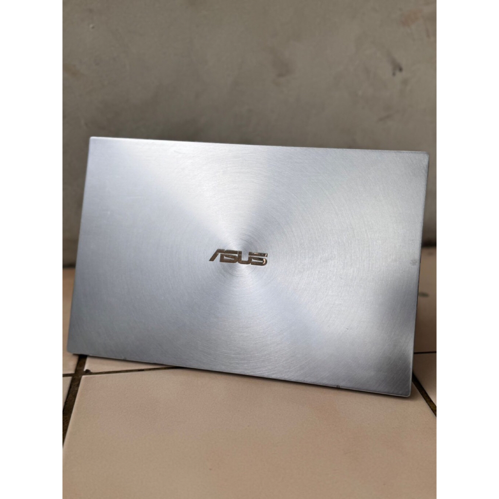 ASUS ZenBook UM431DA AMD Ryzen 5 3500U