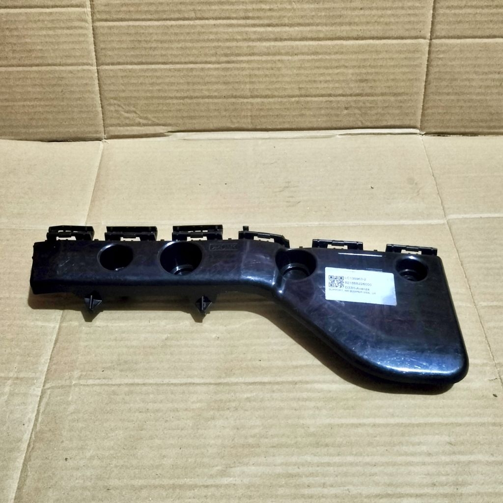 breket bemper belakang Avanza Veloz 2022-2023 original