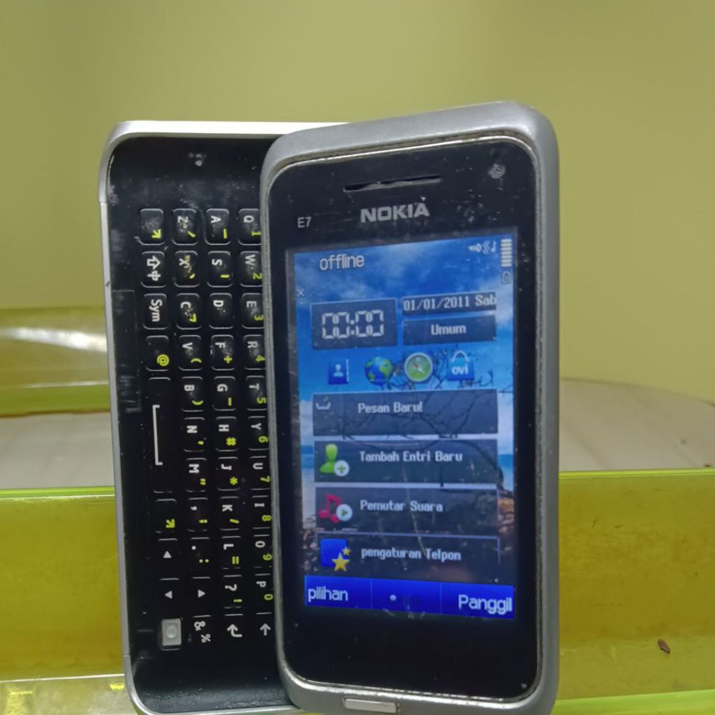 NOKIA E7