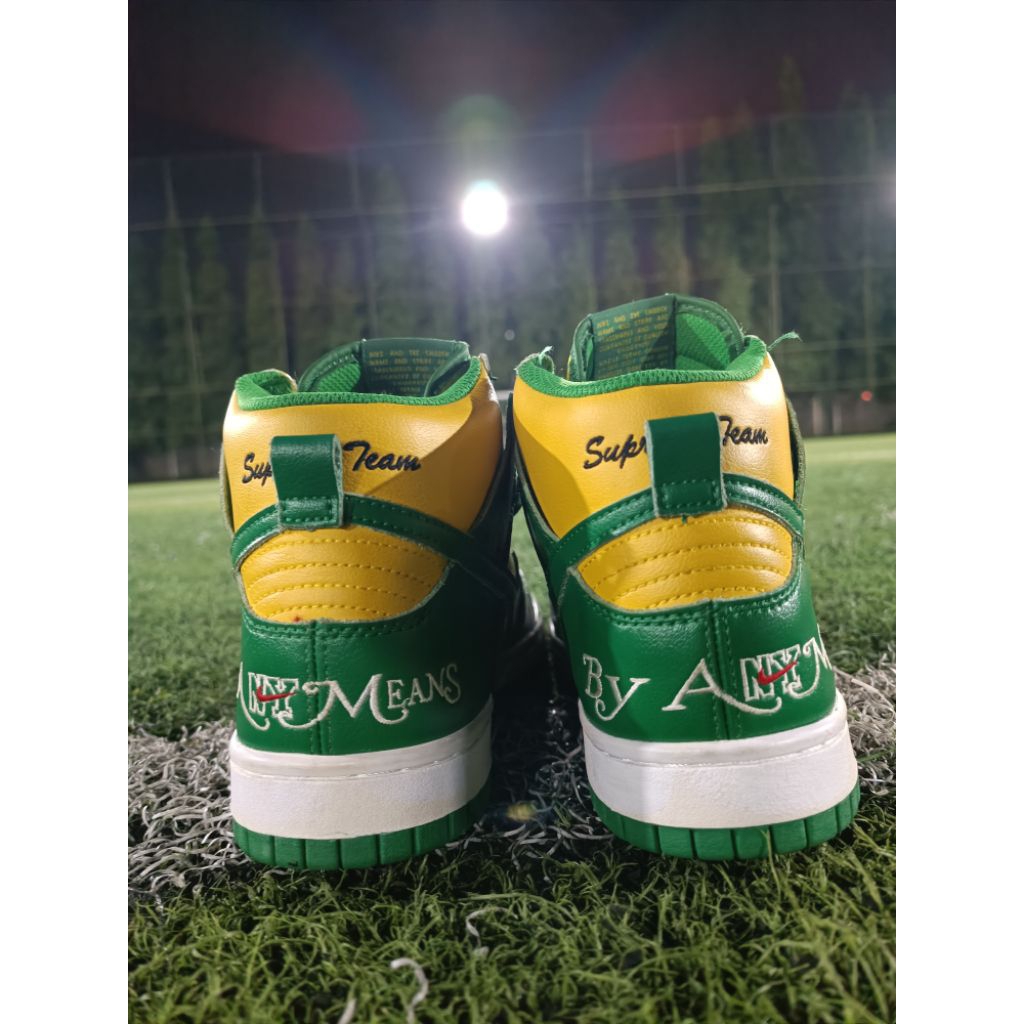 Nike SB Dunk High Supreme "By Any Means" sneakers in the "Brazil" Size 44 (28cm)