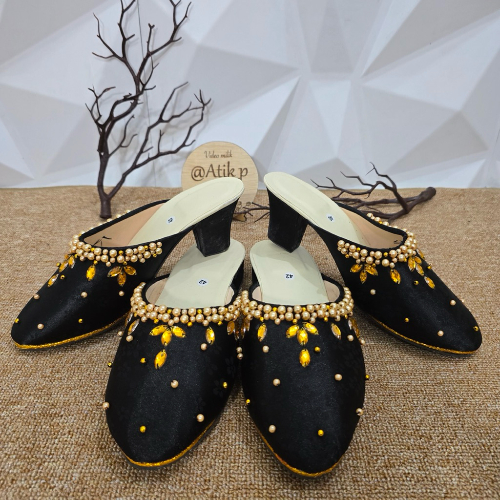 (harga satuan) selop sendal pengantin Jawa hitam payet mutiara gold Wedding shoes