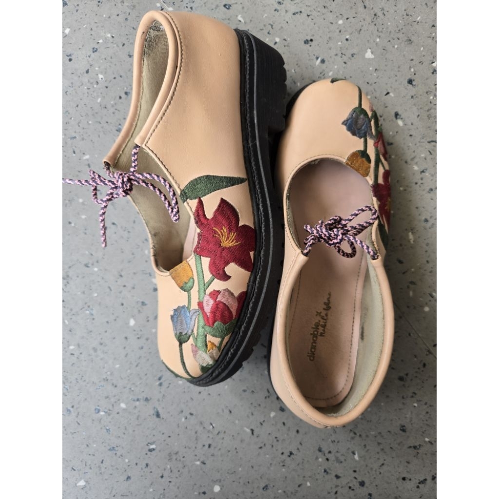 PRE-LOVED DIANABLE DOCMART