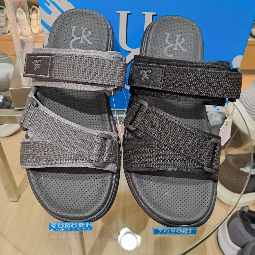 sandal pria yongki komaladi