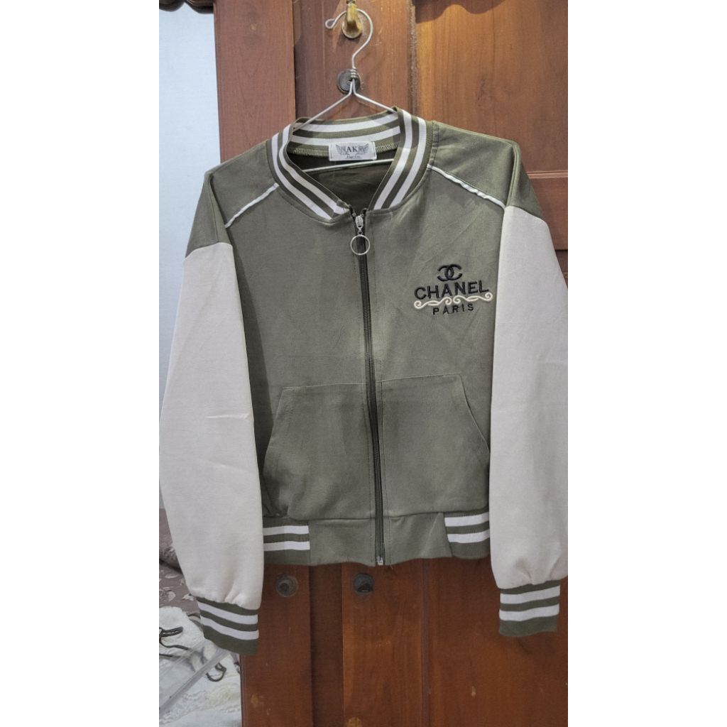jaket hijau army