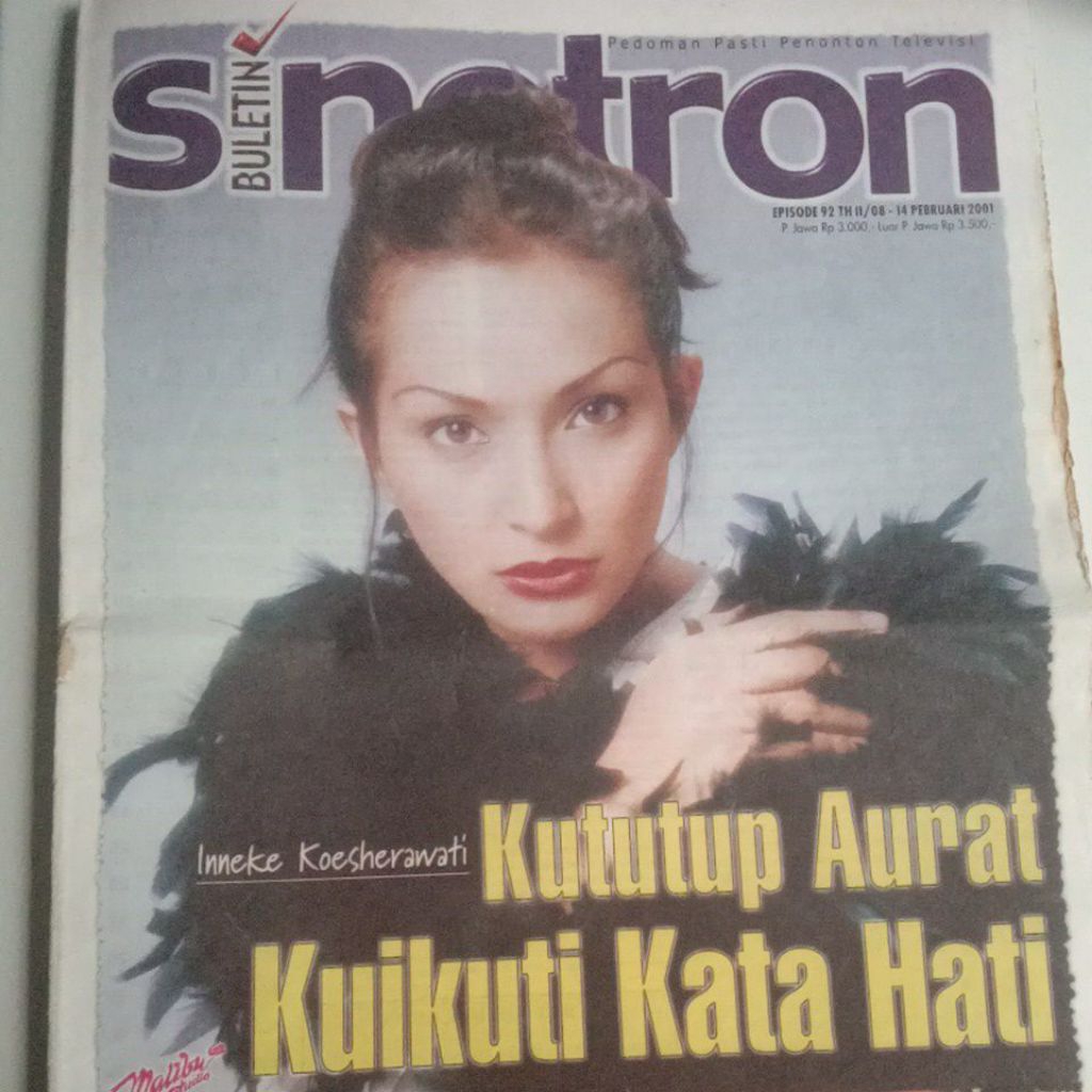 Tabloid Buletin Sinetron Tahun 2001 Cover Cantik Ineke Koesherawati (Gadis Sampul Berbakat'90)