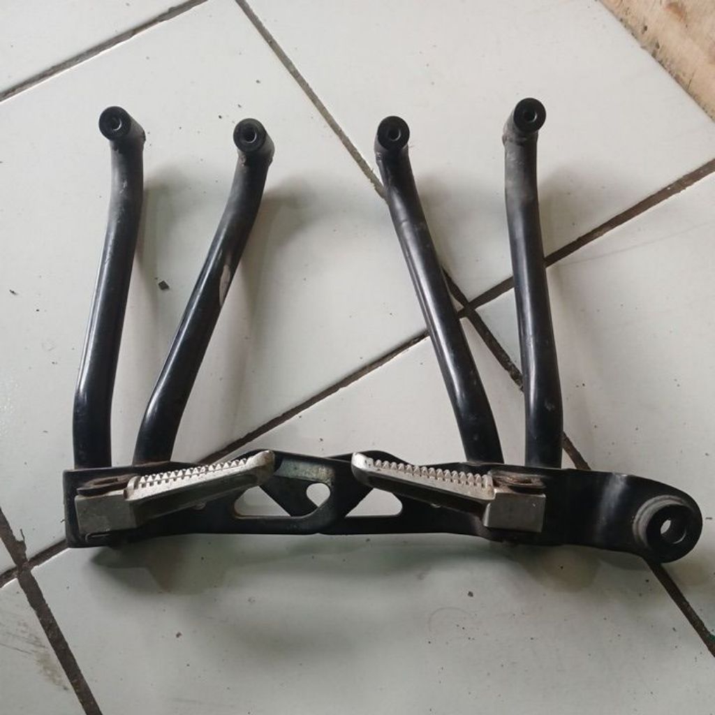 STEP BELAKANG R15 V2 ORIGINAL