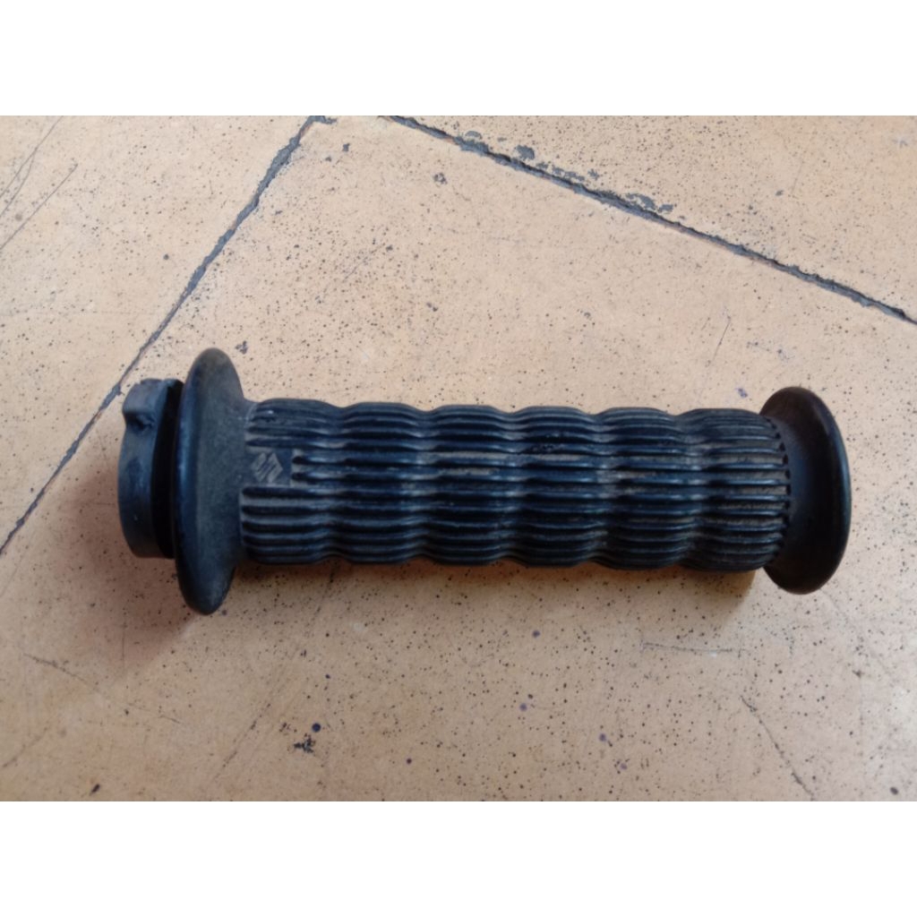 Pipa Gas Set Handgrip Suzuki A100 Original