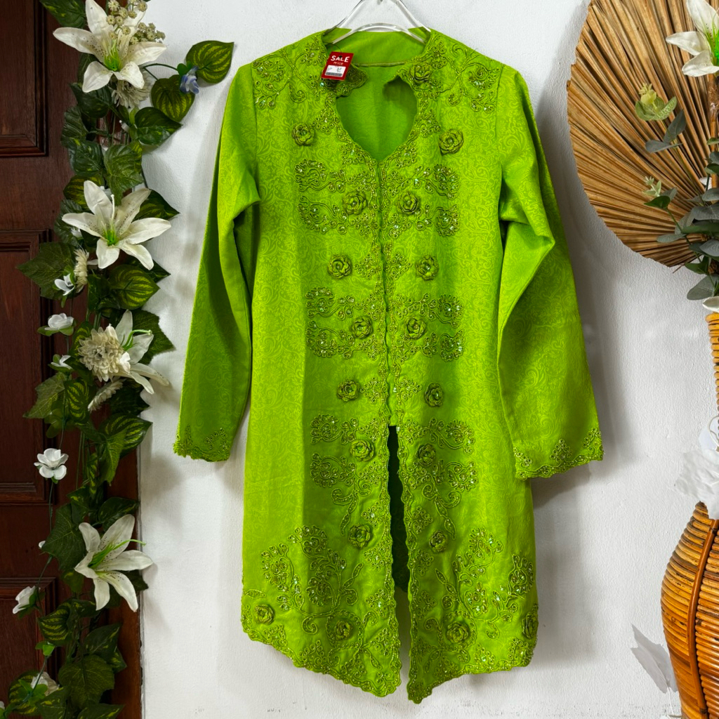 Kebaya Hijau Muda satin