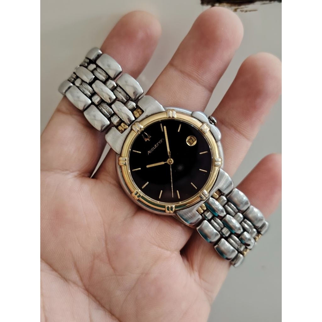 jam tangan pria Bulova Accutron