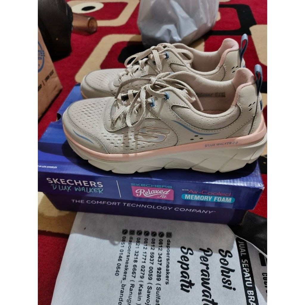 sepatu skechers d’lux walker