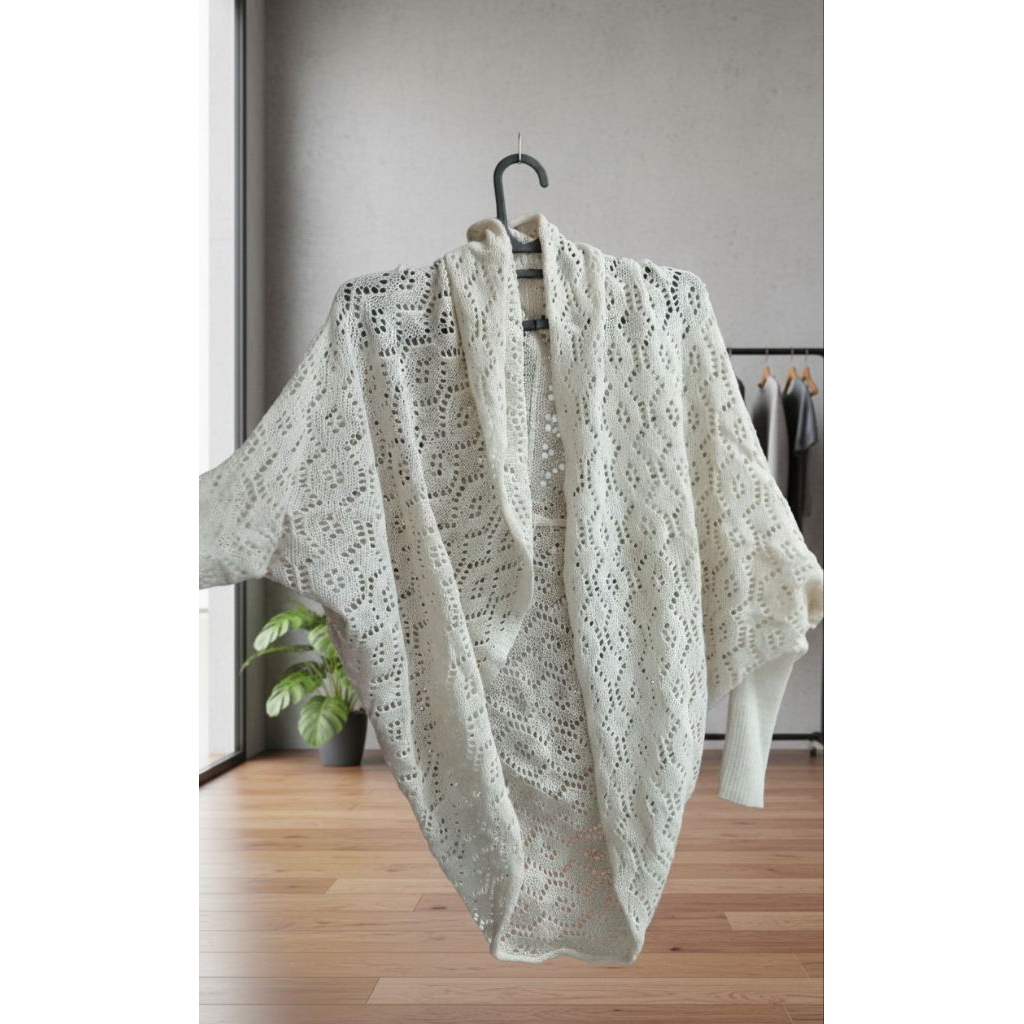 Outer Wanita Rajut Putih