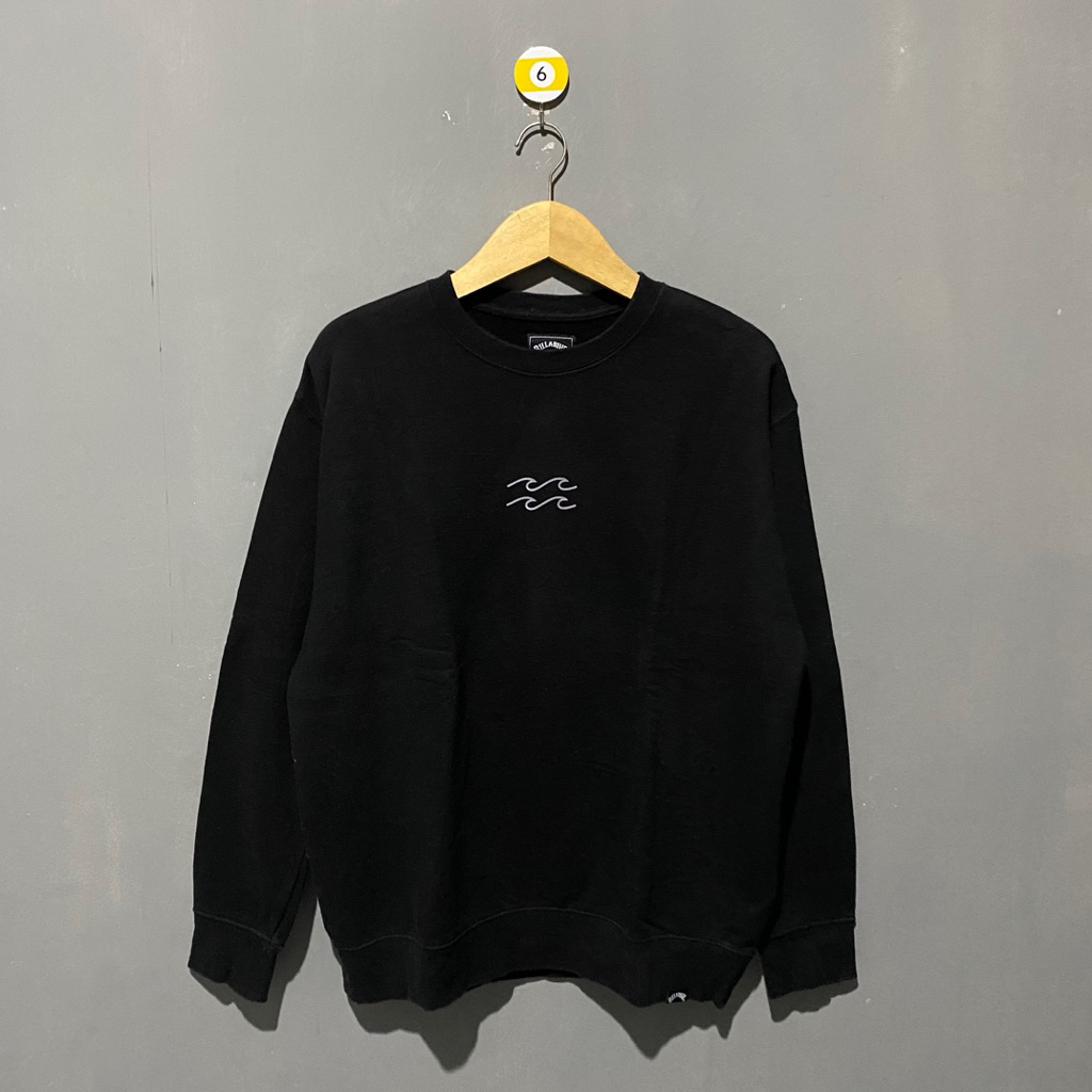 Preloved Billabong Waves Crewneck