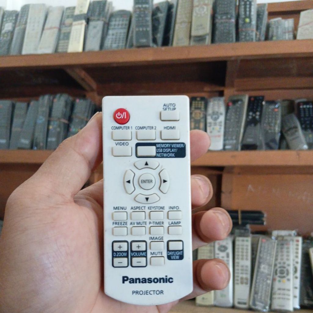 remot proyektor panasonic