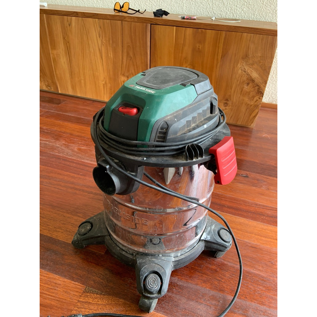 Vacum cleaner Wet and Dry Parkside