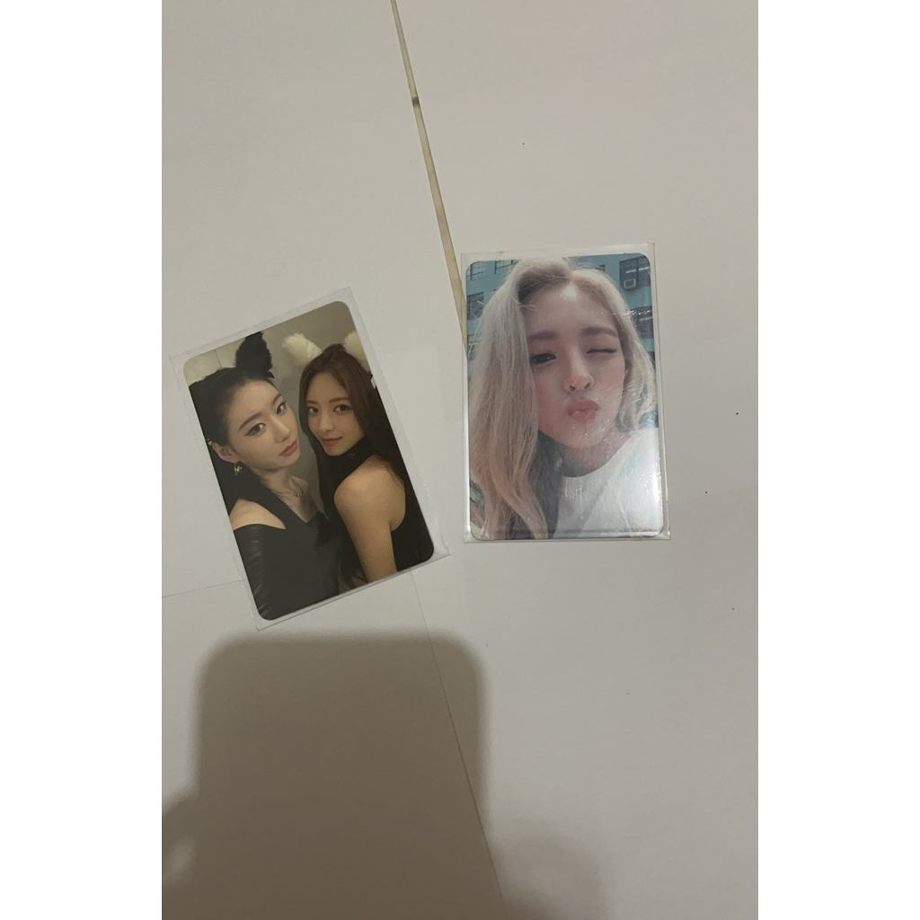 photocard itzy yuna chaeryeong