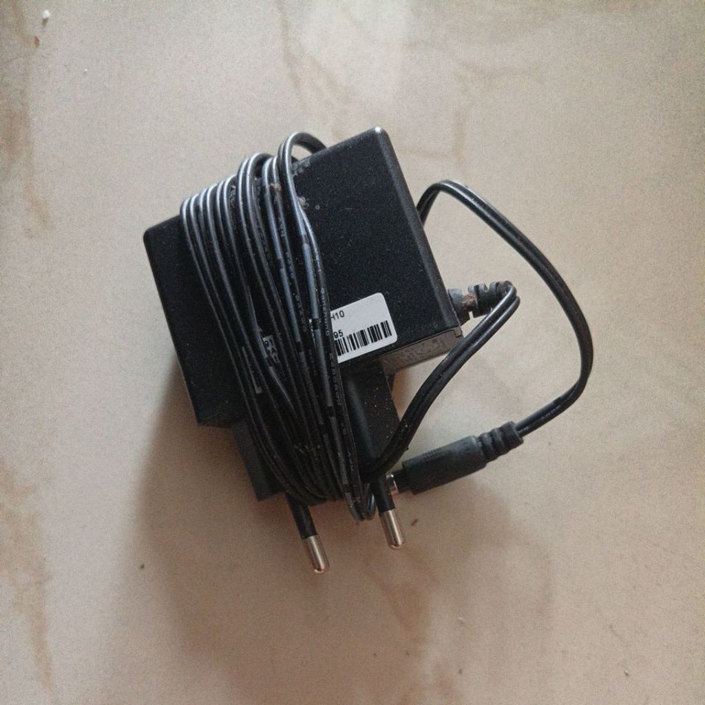 adaptor 12v 1ampere