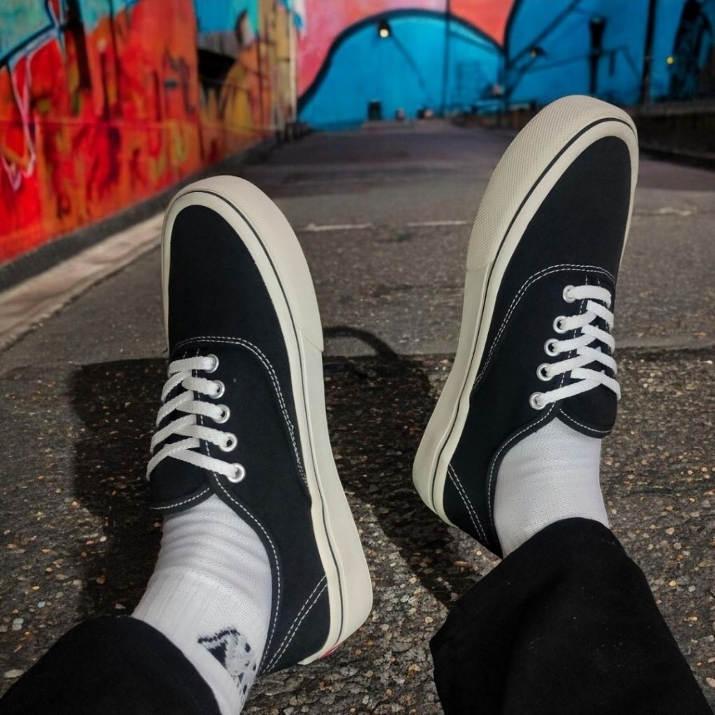 Sepatu Kasual V-NZ Autentik Pro Black White Hitam Putih Pria Wanita Kerja Sekolah