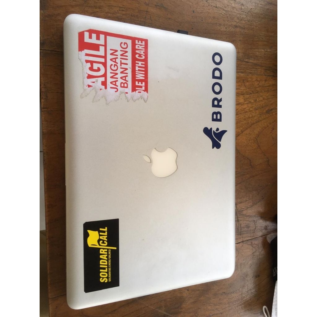 MacBook Pro MD101 (Mid 2012) Processor: Intel Core i5-3210M 2.5GHz (Turbo Boost up to 3.1GHz) • RAM: