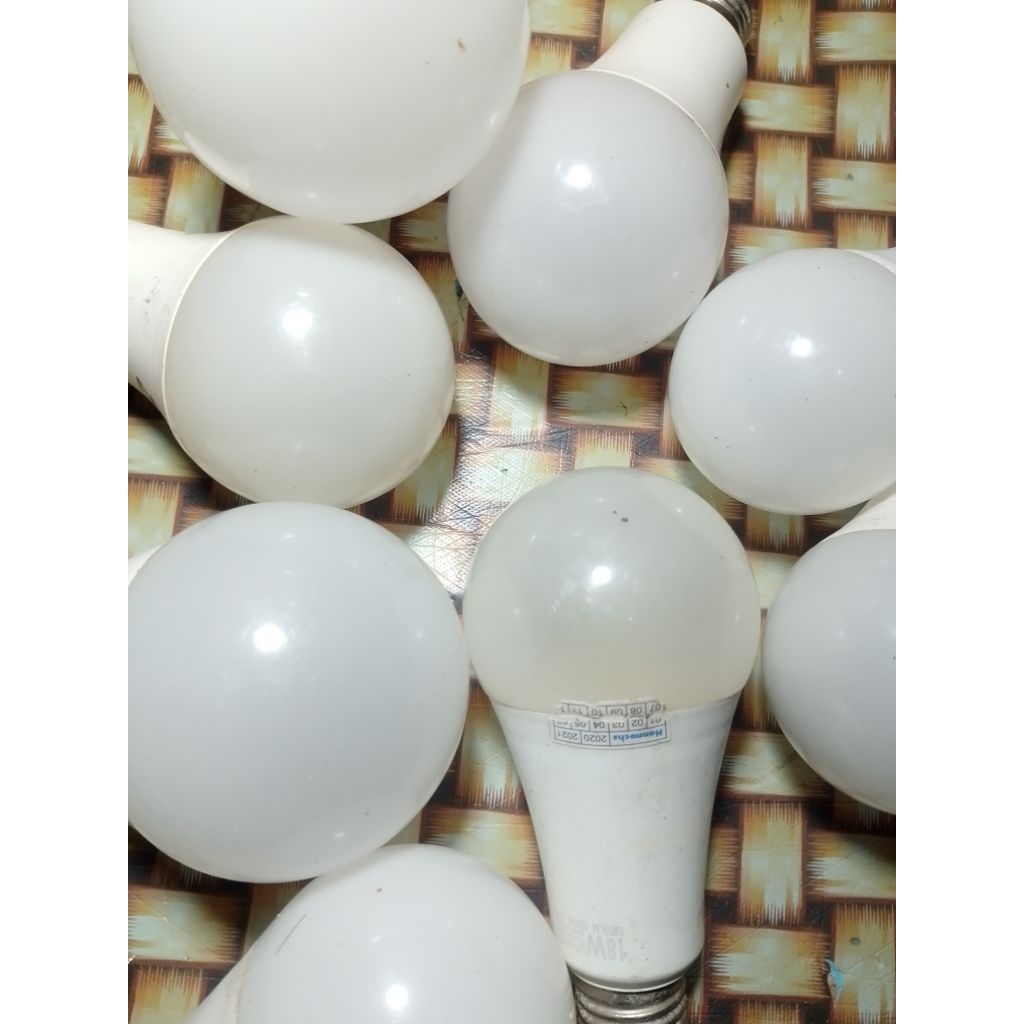 LED OFF 15-18w Bulb BUKAN RETURAN PABRIK MEREK HANNOCH,KRISBOW IN-LITE DAN CAMPUR.