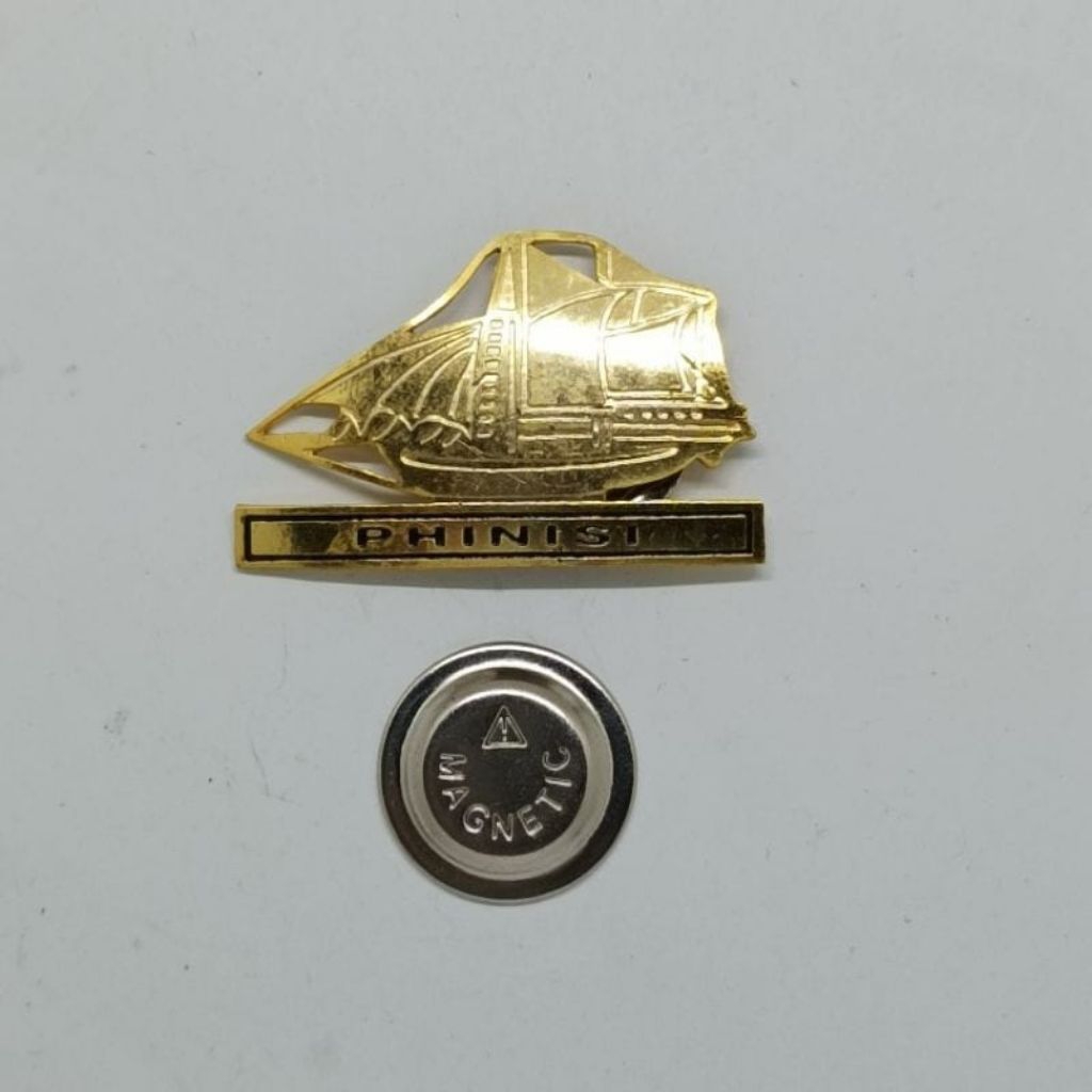 pin Phinisi Magnet