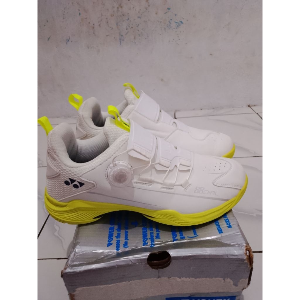 Sepatu yonex type boa SHB 88 dial D2 EX grade ori