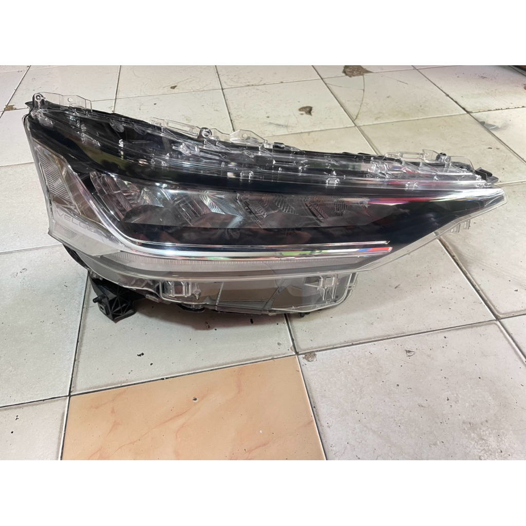 Headlamp Toyota Avanza Veloz 2025