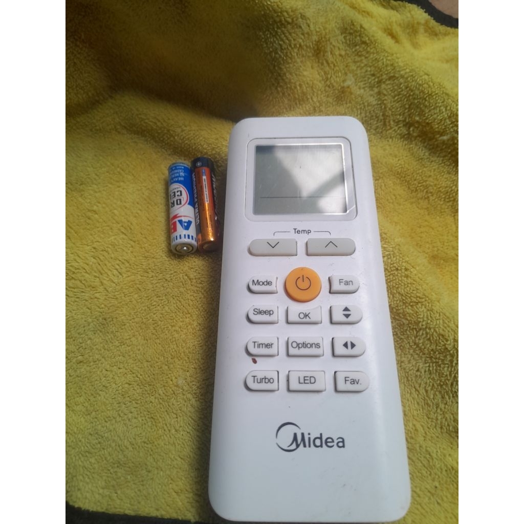 remote air conditioner AC merk MIDEA TYPE RG70CI/BGEF
