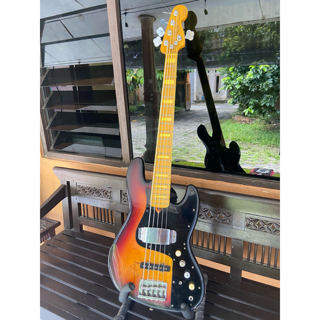 Fender Jazz Bass 5 String (HQ)