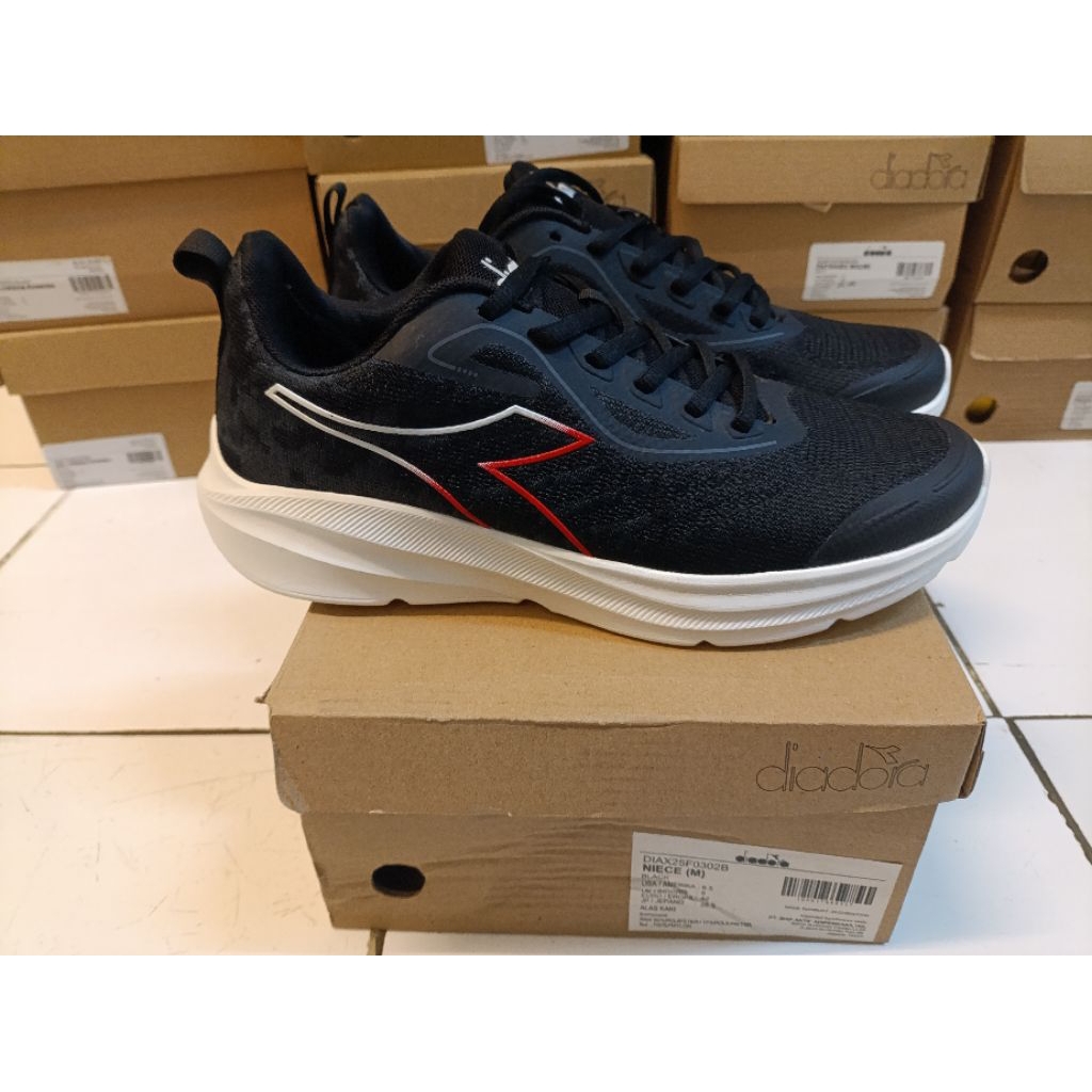 Diadora Niece Running/Snakers/Casual( Hitam)