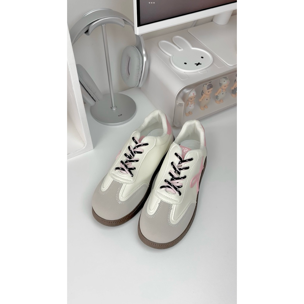 Preloved Sneakers Wanita